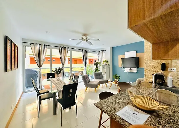 Exclusivo Edificio Con Piscina En Primera Linea De Playa Cartagena 