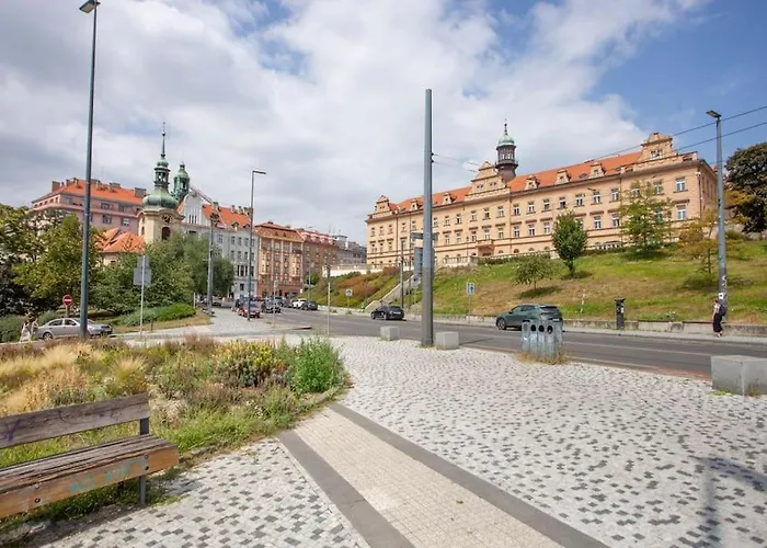 Ferienwohnung Blueground - Vrsovice, Furnished Prag