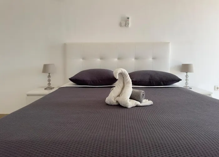 3 Bedroom Apt, Free Wifi & Ac, Cidadela - Lcgr Praia