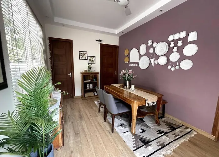 Villa Entire House On Golf Course Road Gurgaon