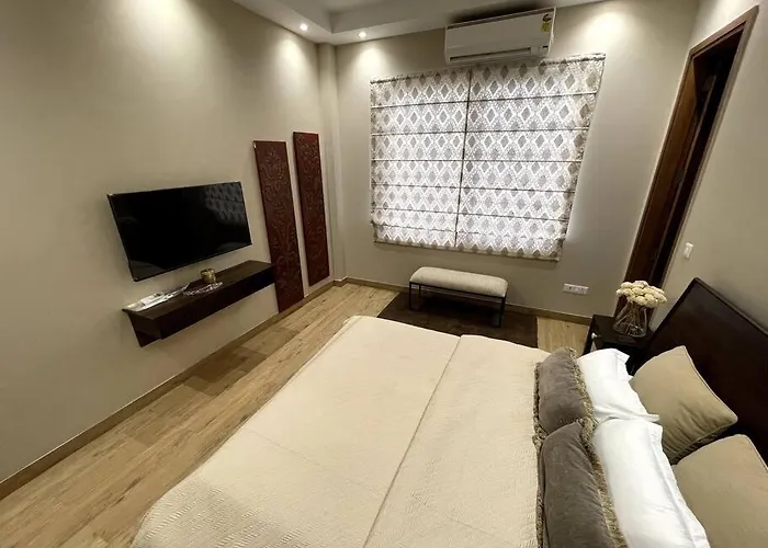 Villa Entire House On Golf Course Road Gurgaon