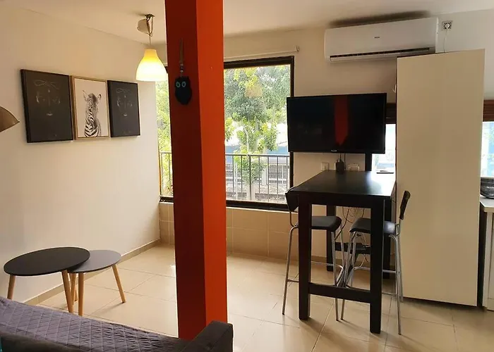 Ferienwohnung דירה מקסימה ונוחה במרכז העיר קרוב להכל Bat Yam