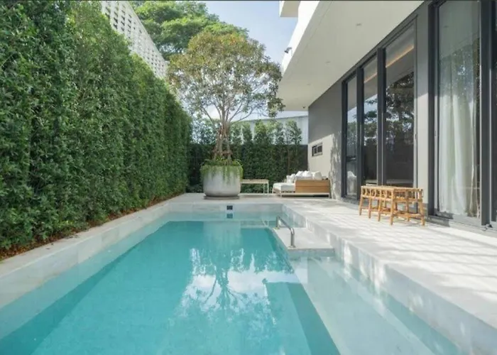 五卧室游泳池别墅 5 Bedrooms Pool Villa Bangkok