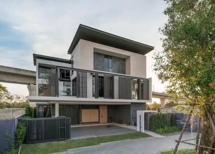 五卧室游泳池别墅 5 Bedrooms Pool Villa Bangkok