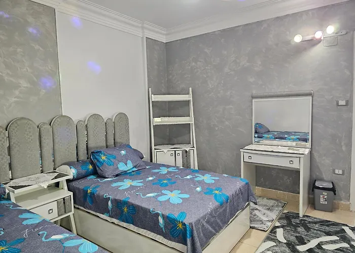 شقة سكنية مكونة من ثلاث غرف نوم وحمامين Kairo
