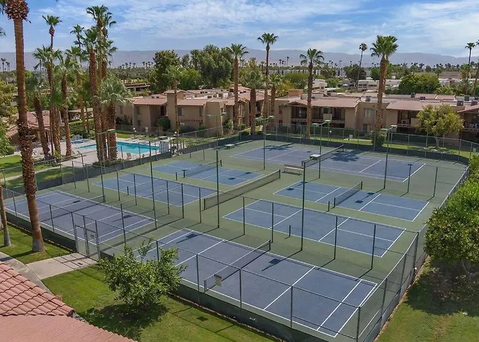 Palm Springs Unique Central Condo