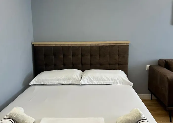 Couple Apartment'S Tirana
