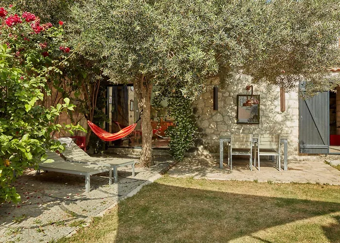 Sunset No 23 Alacati - An Oasis In The Center Of The Village