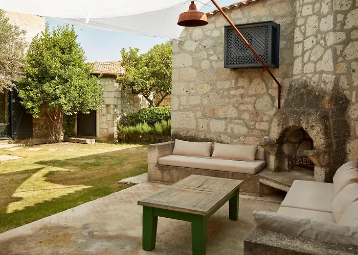 Sunset No 23 Alacati - An Oasis In The Center Of The Village