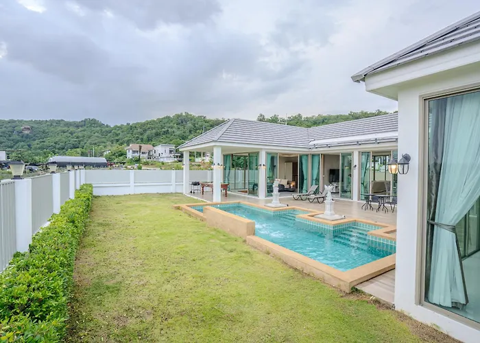 Luxurious 4-Bedroom Pool Villa Best Mountain Views Hua Hin