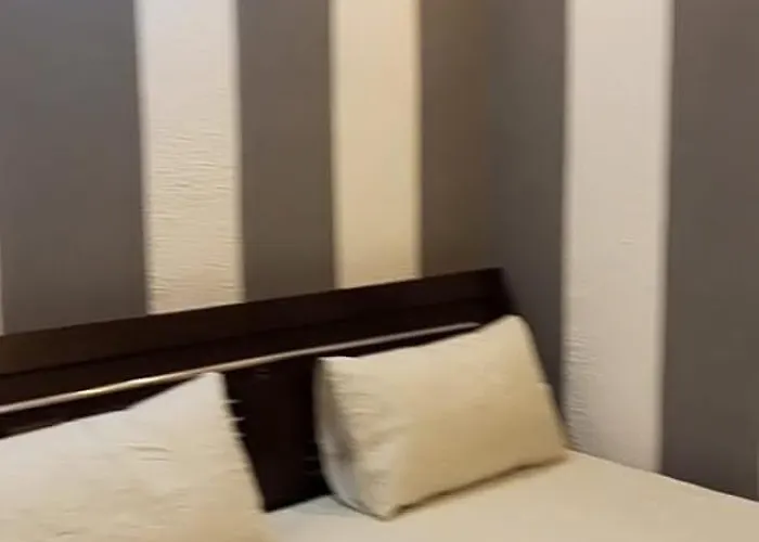 Ferienwohnung Maham Tower Block 12 Karatschi