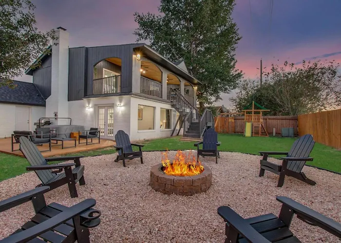 Stunning Modern Dream Home 5-Bd Sleeps 14 Houston