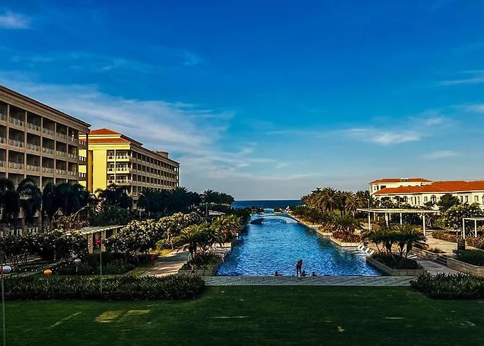 Luxury Pool Villas & Sheraton Resort& Free Pick Up Đà Nẵng