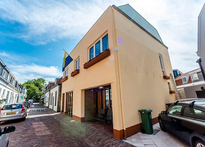 Sunny Spacious Apartment De Bijenkorf Zandvoort