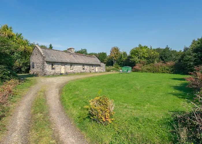 Traditional Style Thatched Cottage In Kenmare