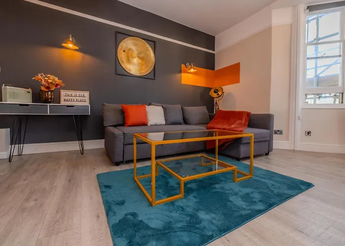Amazing 2 Bedroom Flat Next To Brighton Beach Sleep 6