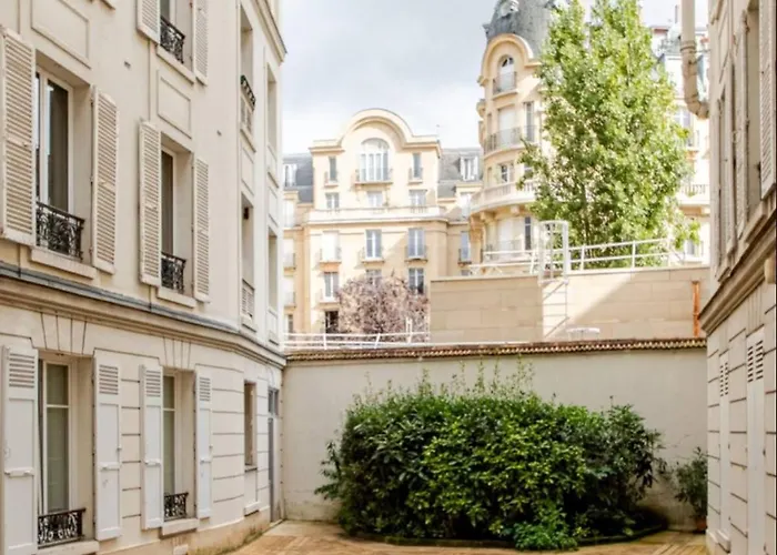 Very Chic Apartment Next To Trocadero And Eiffel Tower Paris