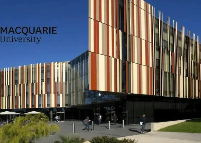 Walk To Shopping & University Premium Apartment Sydney