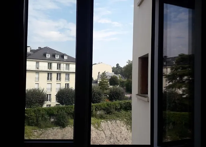 Studette Moderne, Cosy Et Equipee En Plein Coeur De Versailles!