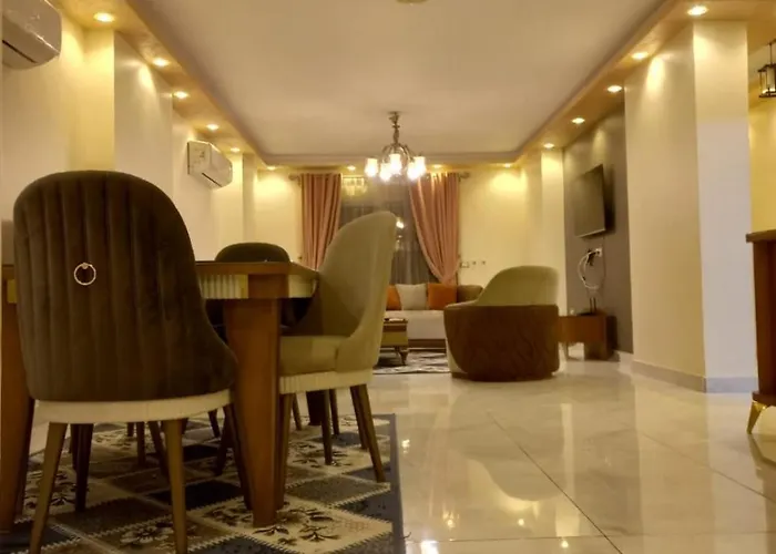 Free Airport Pick-Up, Luxury Apartment At The Centre Of Cairo With All Facilities