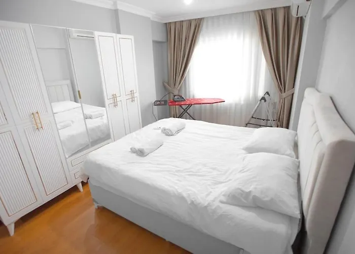 Large Central Apartment In A Quiet Area 40 Istanbul
