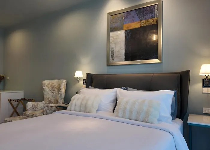 Ferienwohnung Quite Euro Luxe 3Br 7 Mins Walk To High Street Manila