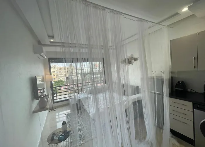 Ferienwohnung Joli Cocon En Plein Centre A10 Min A Pieds De La Corniche Casablanca