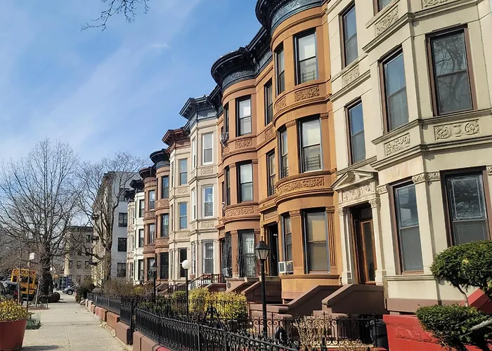 Stay In Historic Brooklyn Townhouse New York