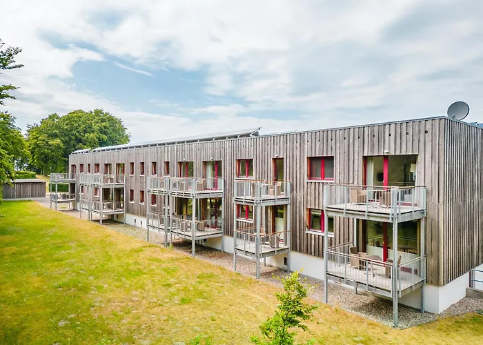 SCHLOSS RANZOW - kleines Romantik Hotel - Wellness - Golfplatz - Hochzeiten&Feiern Lohme