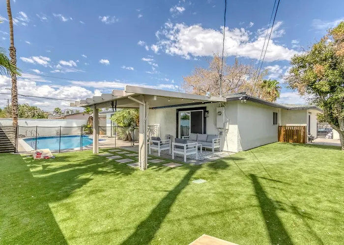 Getaway Villa W Pool In Vegas 10 Mins To Strip Las Vegas