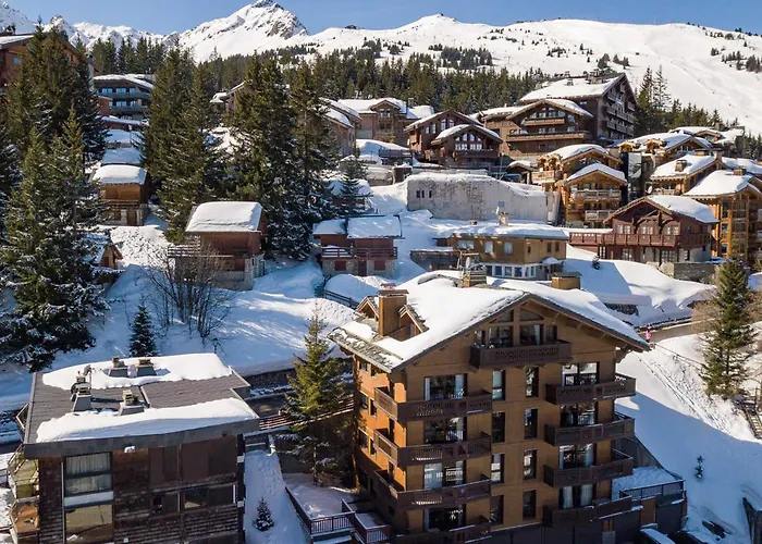 Appartement Chaleureux Avec Cheminee Et Parking A Courchevel - Fr-1-564-55