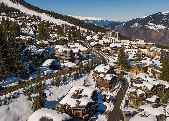 Appartement Chaleureux Avec Cheminee Et Parking A Courchevel - Fr-1-564-55