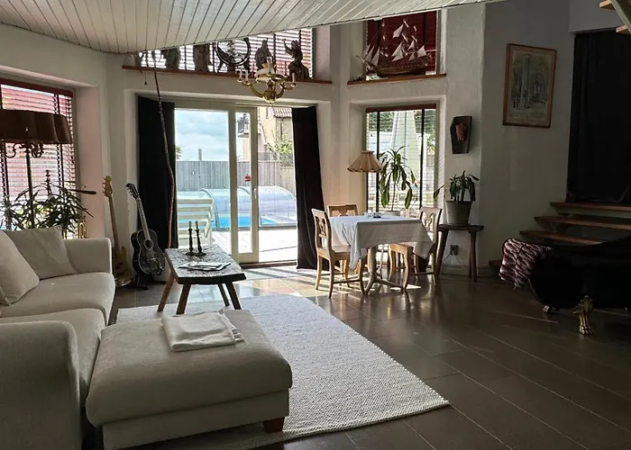 Unikt Boende I Egen Del Av Hus Naera Stad Och Strand Ystad