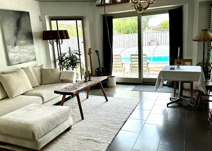 Unikt Boende I Egen Del Av Hus Naera Stad Och Strand Ystad