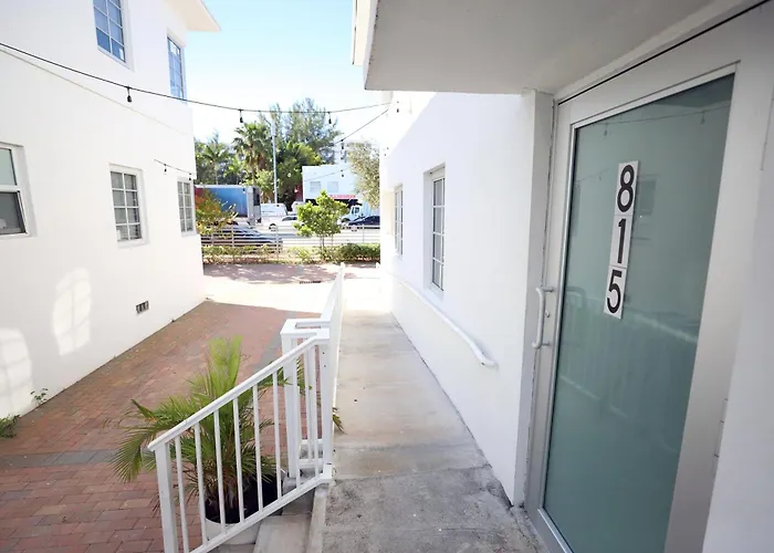 South Beach 2 Bedroom Family Pet Friendly Apartment With Free Parking On Premise Miami Beach