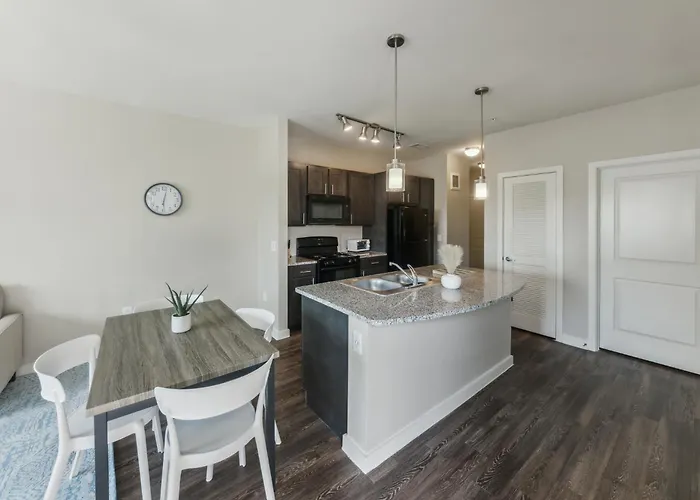 Beautiful 1Bd Apt I Properties By Preston Houston