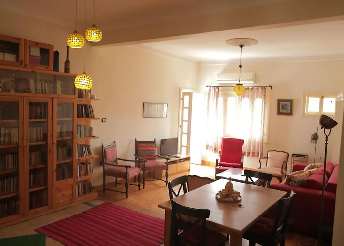 Artistic Apartment With A Terrace In Downtown Kairo