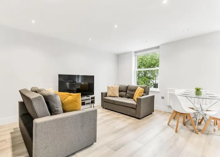 Lux St Johns Wood Apartment - Sleeps 7 London