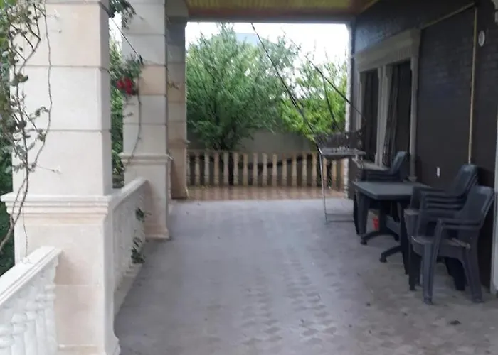 Spacious 4-Bed Country Getaway Home Baku
