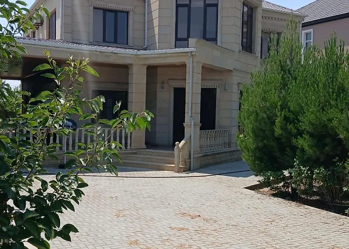 Spacious 4-Bed Country Getaway Home Baku