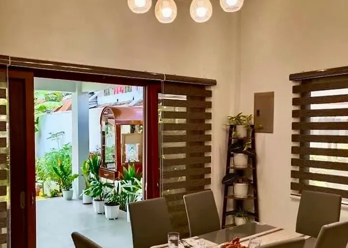 Matthew Pensione House- Modern Island Residence General Luna 