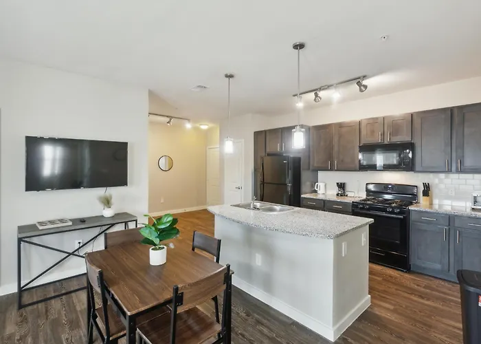 C Creek 10308 I Modern 2Bd Apt I Secure Property Houston