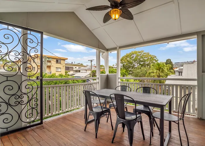 Cedar Street Lodge Upper 3Br2Bath Pets Brisbane