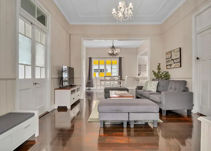Cedar Street Lodge Upper 3Br2Bath Pets Brisbane