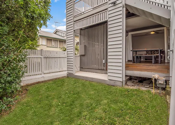 Cedar Street Lodge Lower 2Br Petyard Brisbane