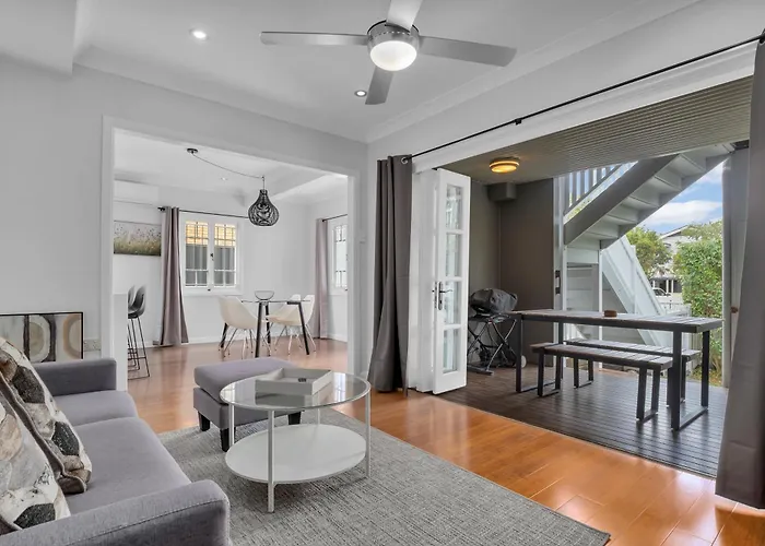 Cedar Street Lodge Lower 2Br Petyard Brisbane