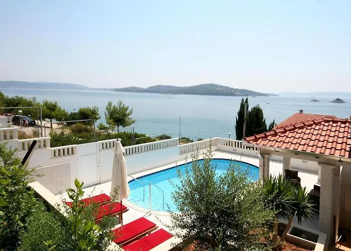 Charming Villa Marin, 30 Meters From The Beach, Pool Heated, Split-Trogir Area Seget Vranjica