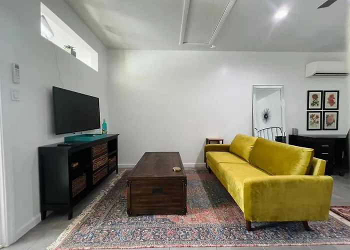 Great Private Studio In Noho Los Angeles