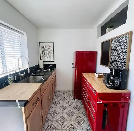 Great Private Studio In Noho Los Angeles