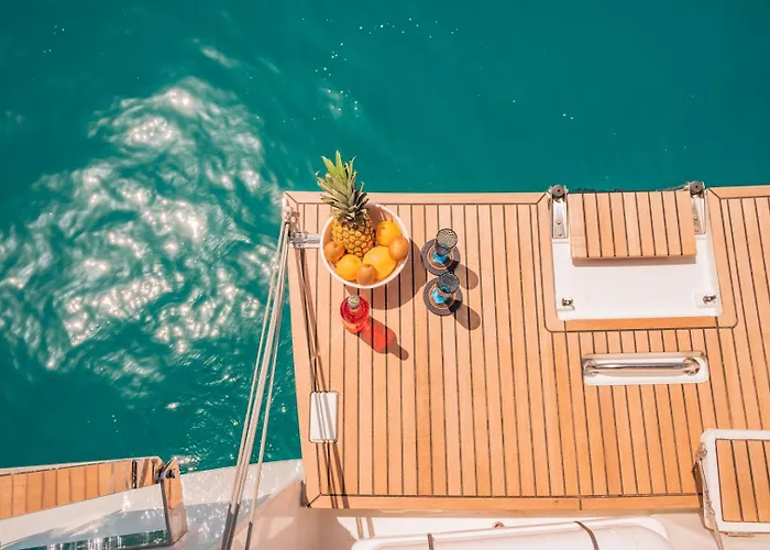 Luxury Sailing Cruises In Athens With Traditional Greek Cuisine And Drinks